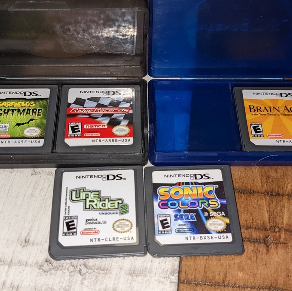 Nintendo DS w/ 5 DS Games - Picture 5 of 7